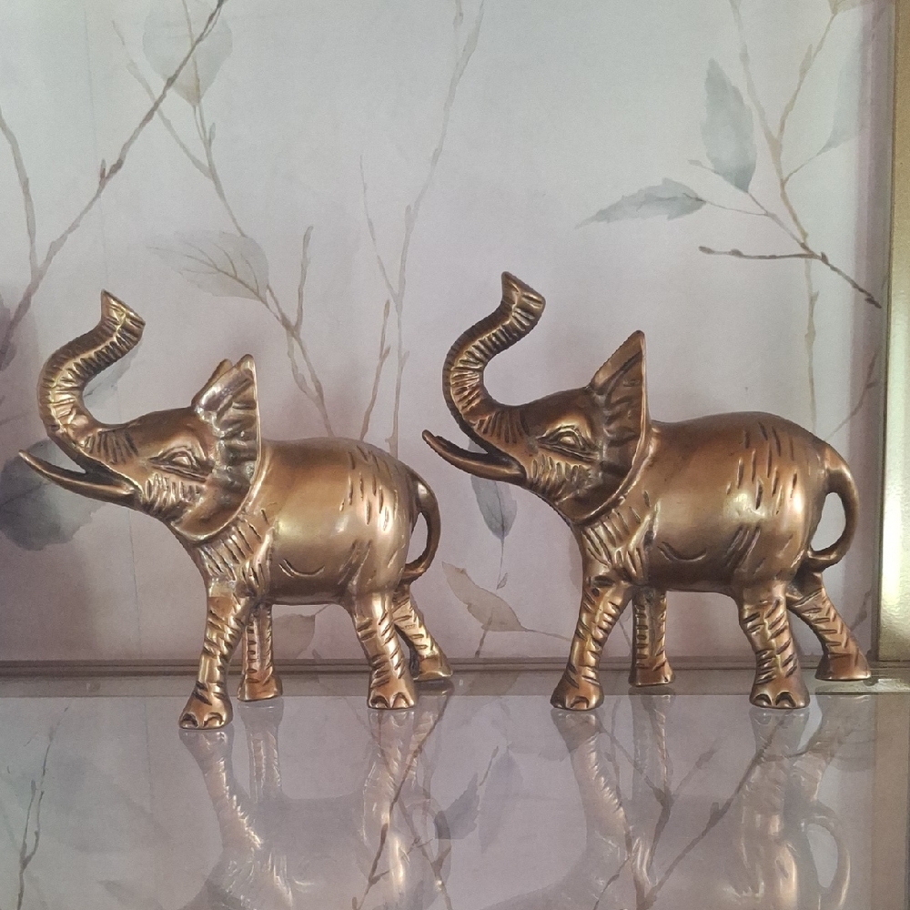 Heavy (Larger Size) Brass Pair of Elephants